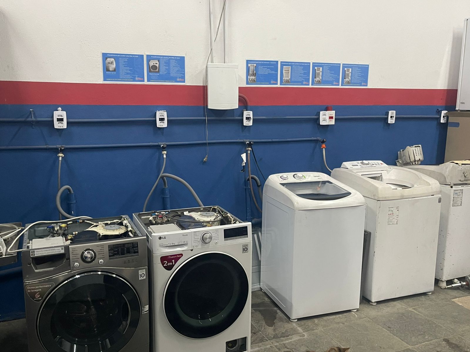 Serviço de manutenção em máquina de lavar